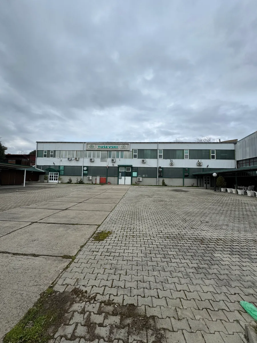 Се продава деловен објект во Индустриска зона 3545м²