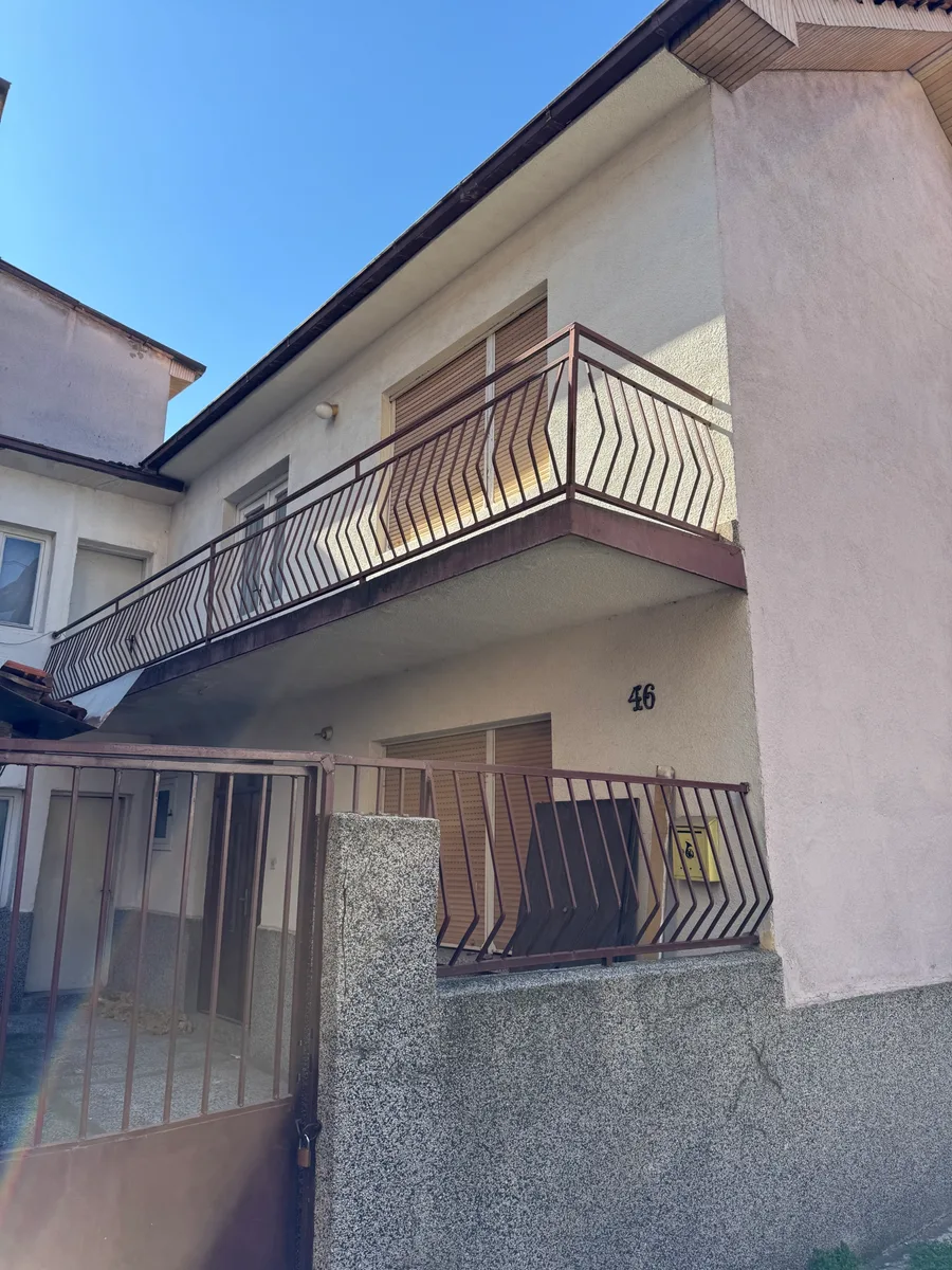 Се продава куќа на ул. Народна Револуција