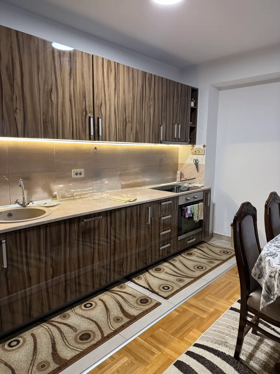 Стан на продажба 69м² – Октомвриска Револуција бр. 26Б (Приземје)